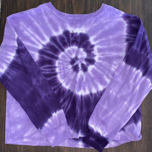 wear bu erin andrews Tops - Wear by Erin Andrew’s Baltimore Ravens Tie dye T